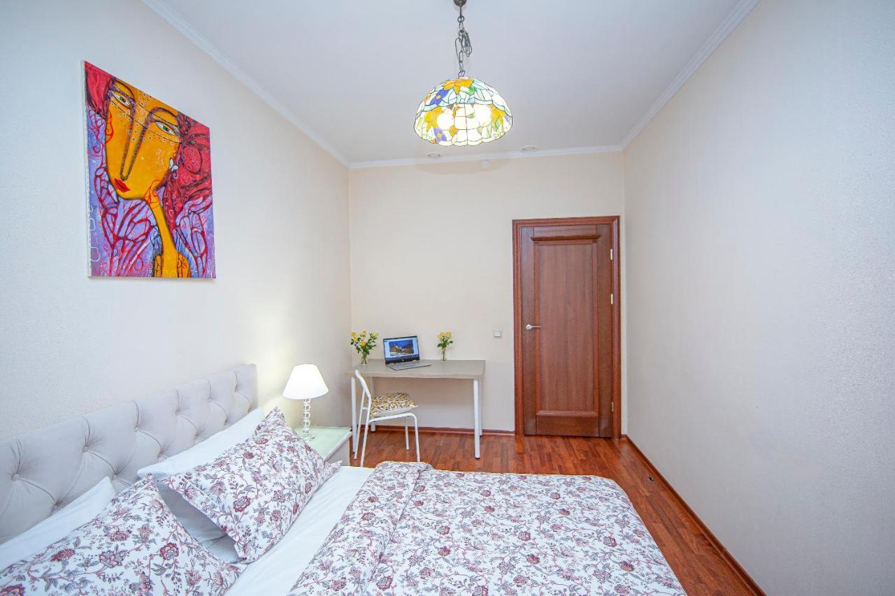 4Br Apartment Next To St Isaak Cathedral San Petersburgo Exterior foto